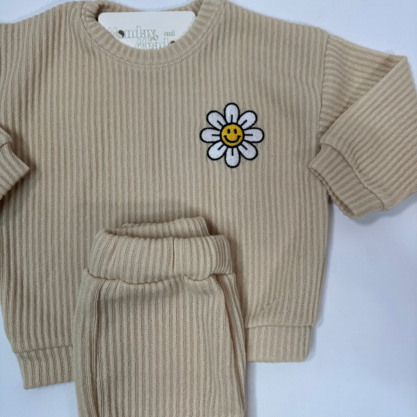 Embroidered Daisy Simple Ribbed Set