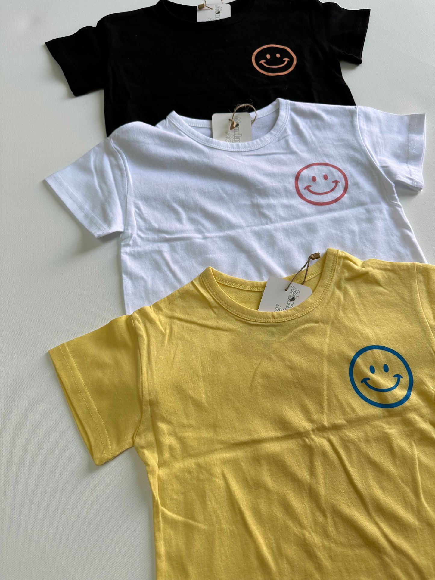 Basic Smiley Tshirt